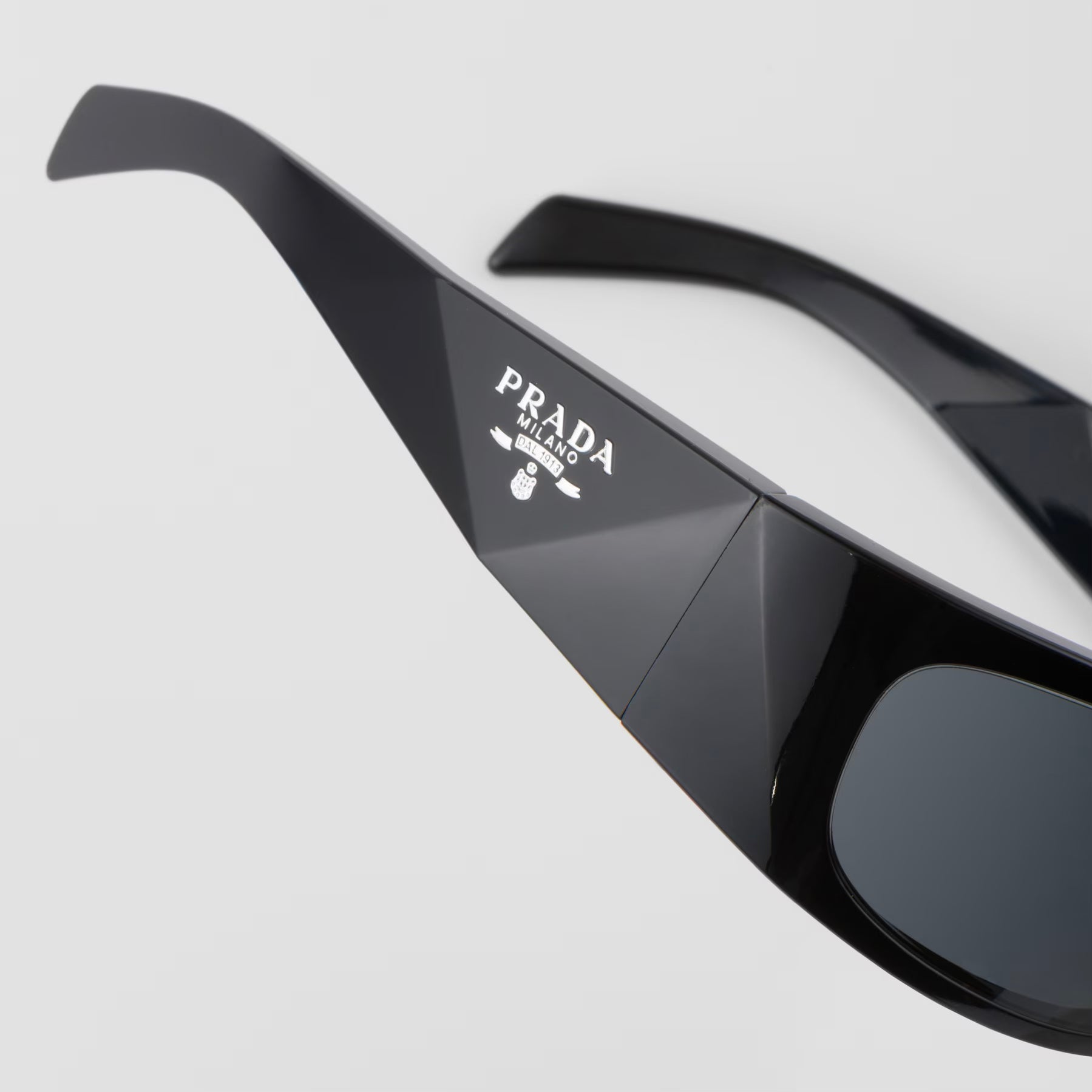 Lunettes de soleil Prada Symbole PR15WS noires
