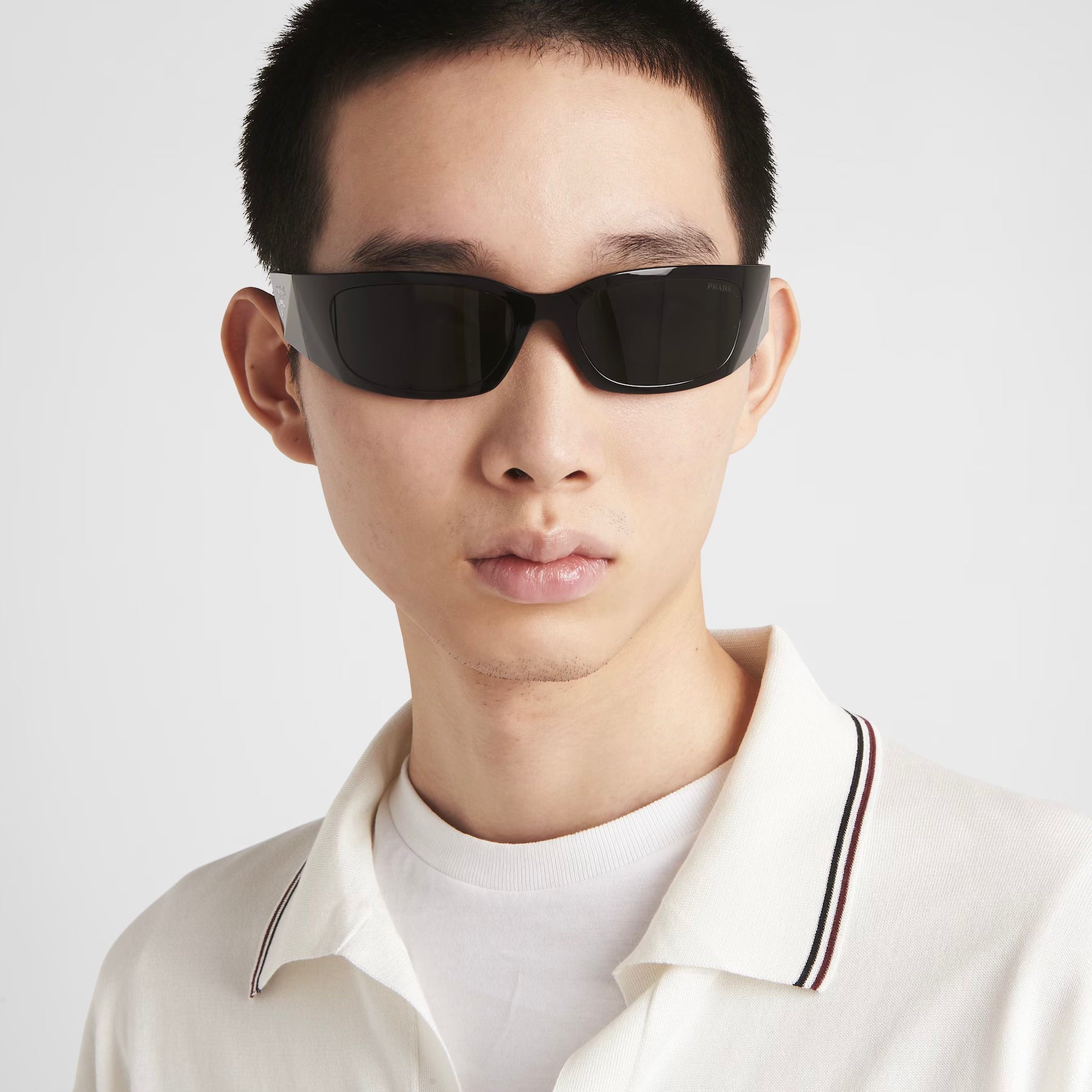 Lunettes de soleil Prada Symbole PR15WS noires