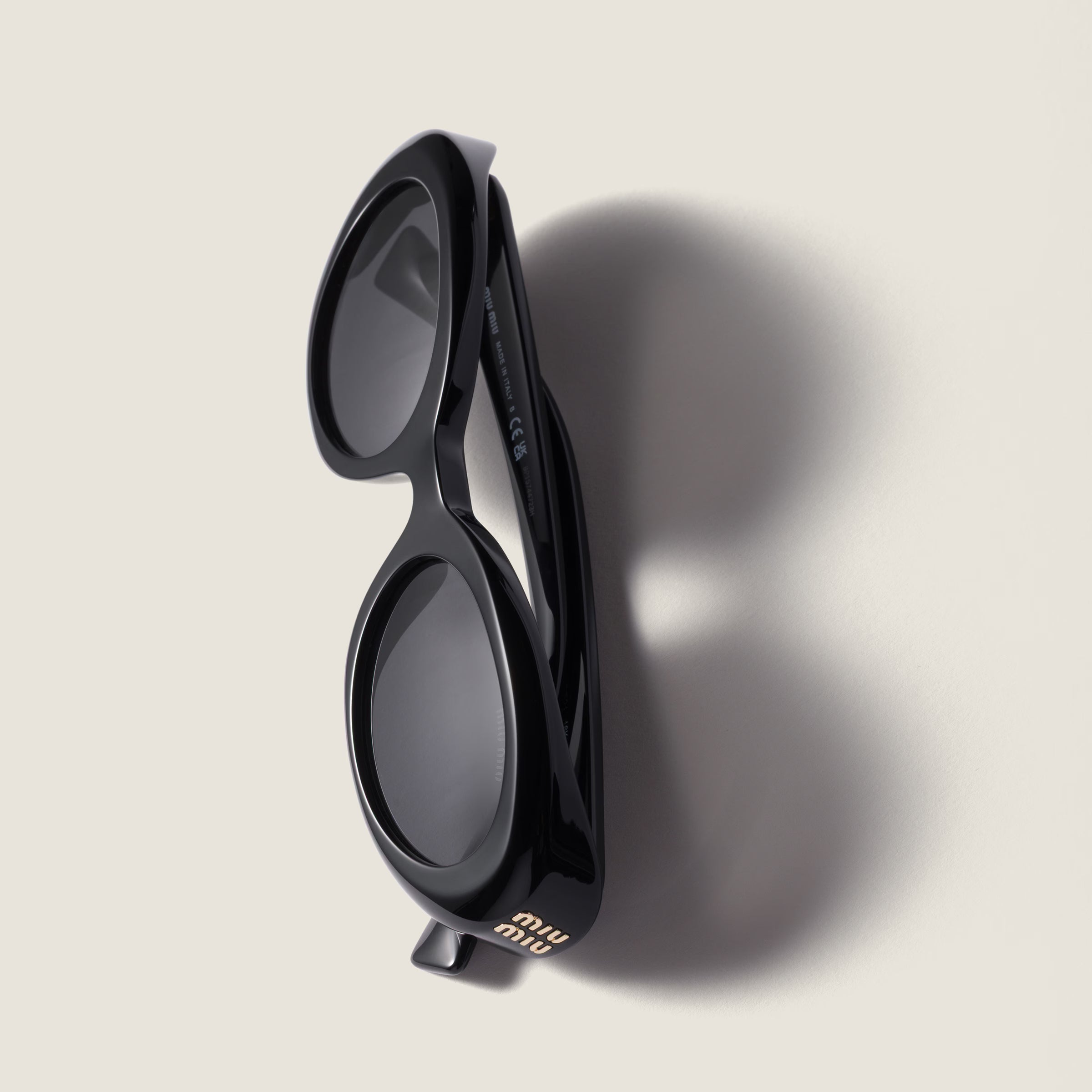 Lunettes de soleil Glimpse MU04ZS